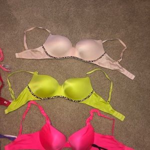 Bundle of Victoria’s Secret bras 32D